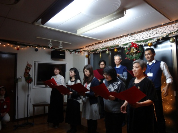 聖歌隊のクリスマスソング合唱